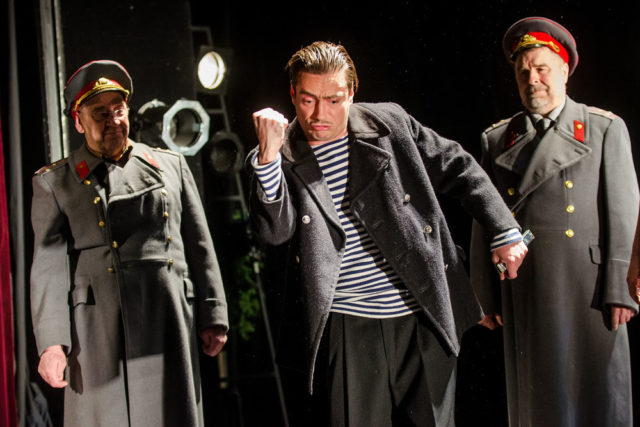 Tõnu Kark, Priit Võigemast, Martin Veinmann lavastuses "Onu Aare".