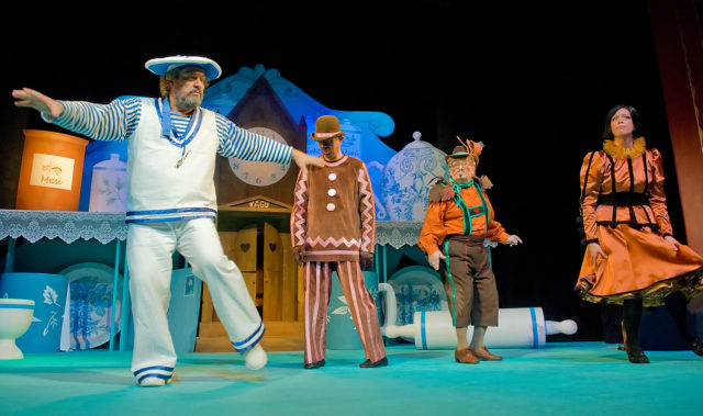 Rekkor, Oja, Aav, Valdma lavastuses "Piparkoogimehike".