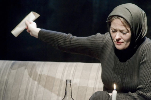 Palmiste lavastuses "Pulmad".