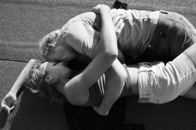 Mari-Liis Lill ja Kristo Viiding lavastuses "Sinul on meretäis hirmu".