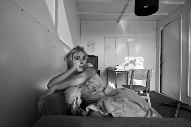 Kaie Mihkelson lavastuses "Sinul on meretäis hirmu".