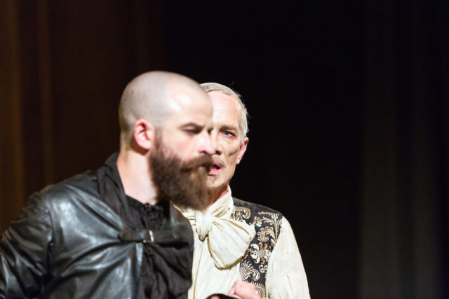 Marius Peterson ja Rein Oja lavastuses "Tartuffe".