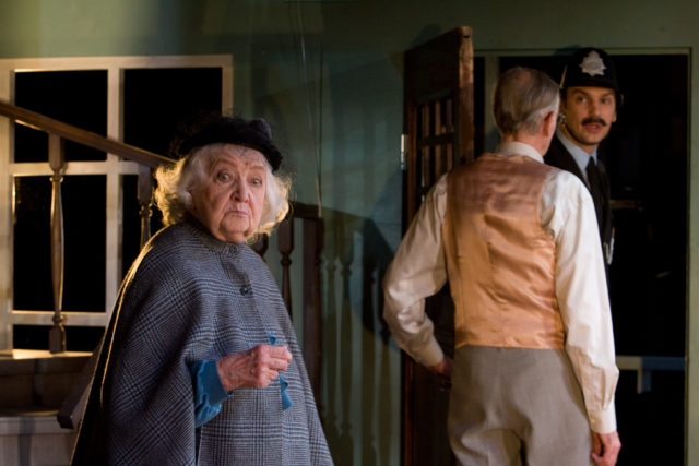 Ever, Ulfsak, Tiidus lavastuses "Teed juuakse kell viis".