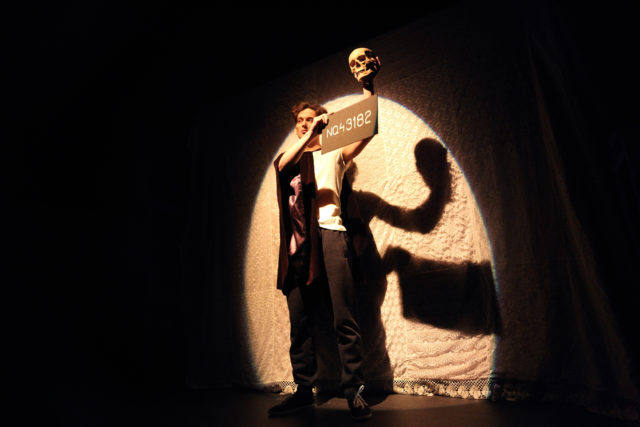 Robert Annus lavastuses "Varesele valu".