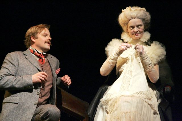 Tiit Sukk ja Kersti Heinloo lavastuses "Vassiljev ja Bubõr ta tegid siia...".