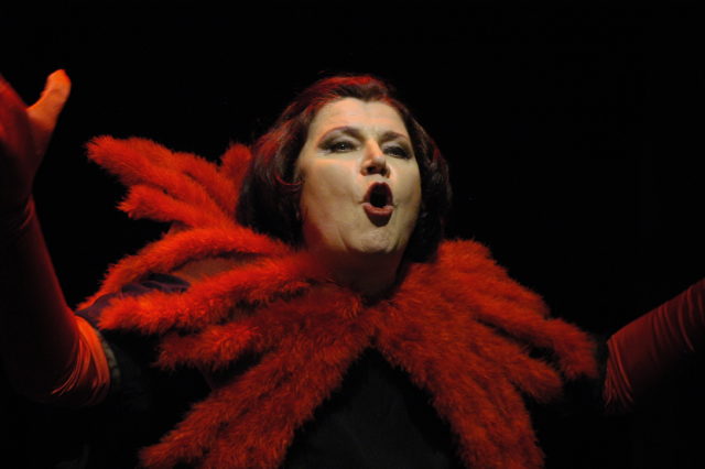 Klenskaja lavastuses "1+1".