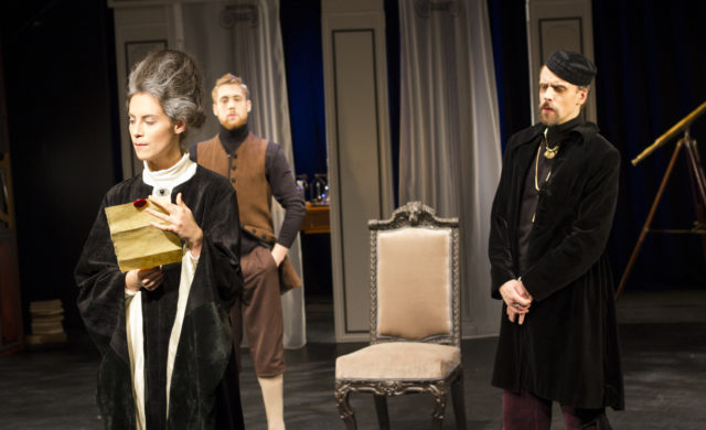 Ilo-Ann Saarepera, Margus Truup ja Ingmar Jõela lavastuses "Õpetatud naised".