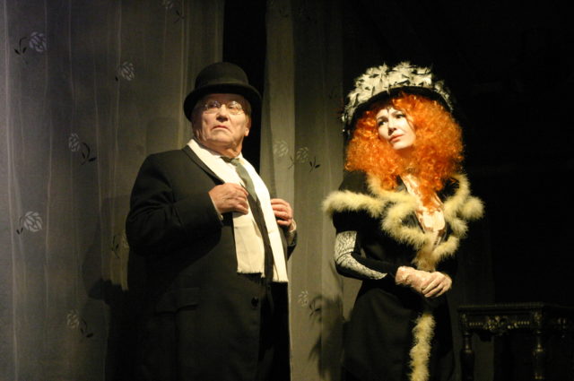 Tõnu Aav ja Külli Reinumägi lavastuses "Adolf Rühka lühikene elu".