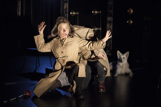 Stseen lavastusest "Käsist seotud"