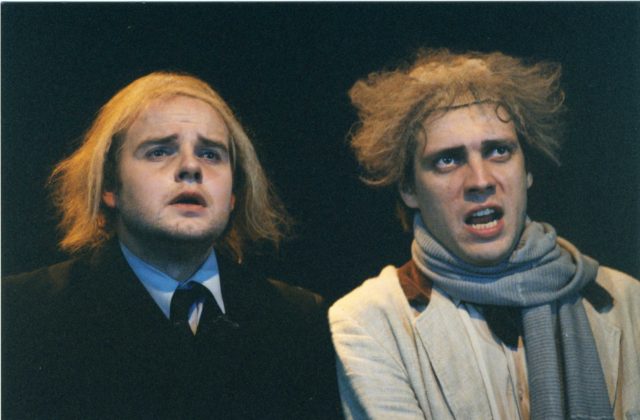 Tiit Sukk ja Mait Malmsten lavastuses "Kummikauplejad I".