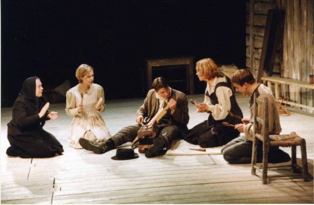 Lill, Maibaum, Täär, Kaljuste, Teplenkov lavastuses "Mao tee kalju peal".