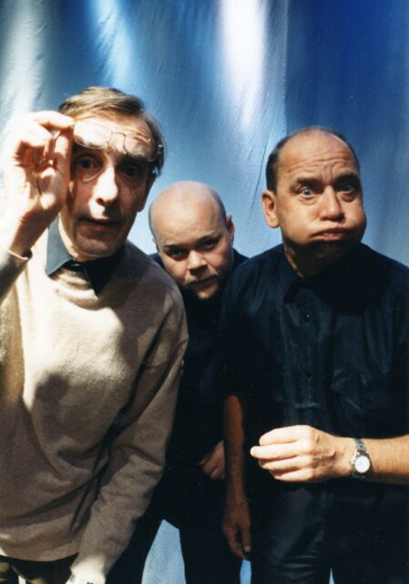 Lembit Ulfsak, Ain Lutsepp ja Tõnu Kark Eesti Draamateatri lavastuses "Kunst".