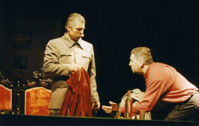 Martin Veinmann ja Ain Jürisson Eesti Draamateatri lavastuses "Stalin".